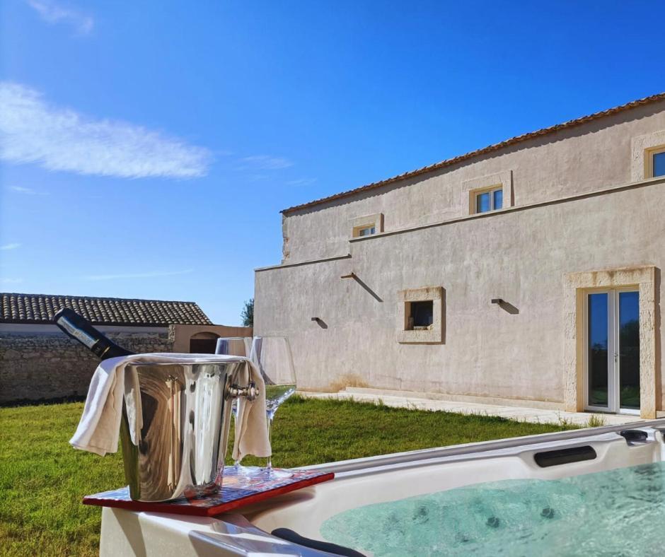 Ballium Luxury Relais Avola Exterior photo