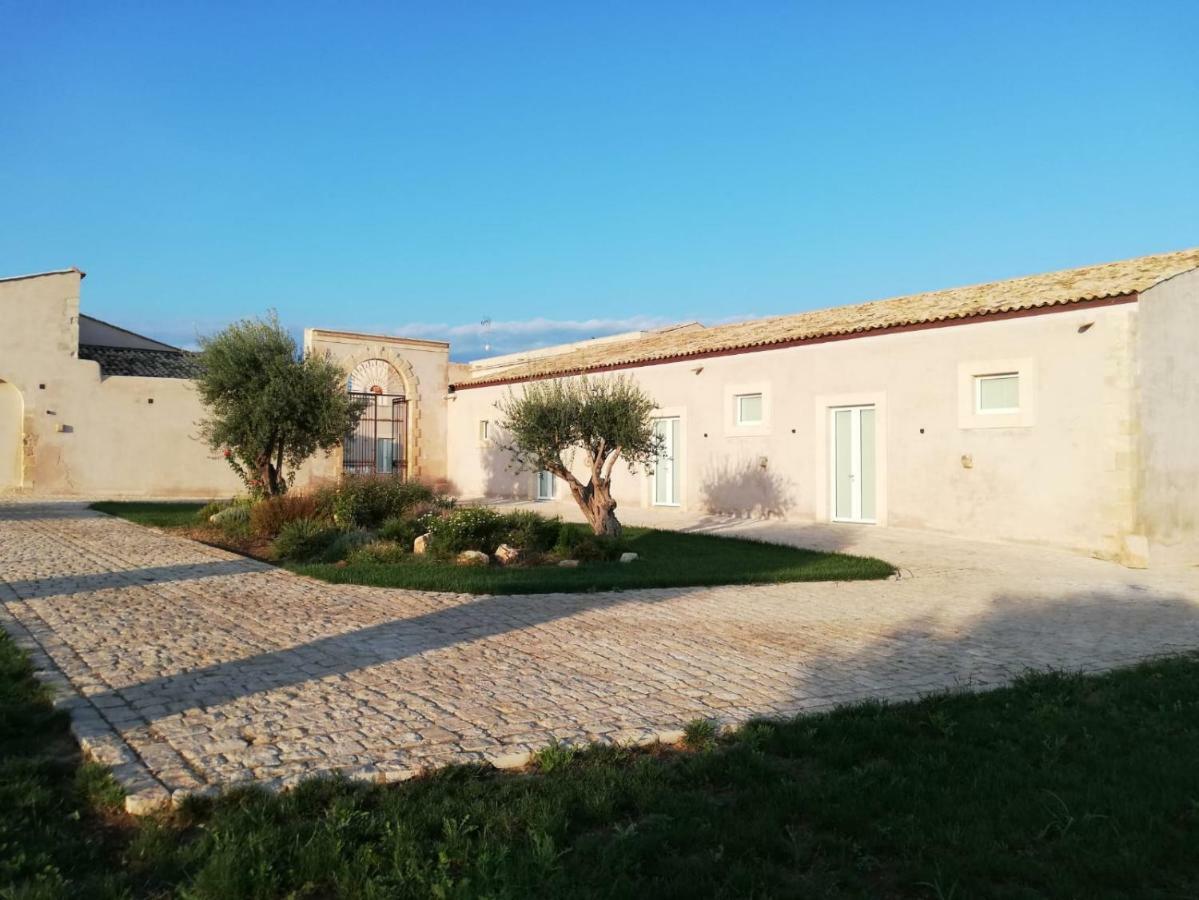Ballium Luxury Relais Avola Exterior photo